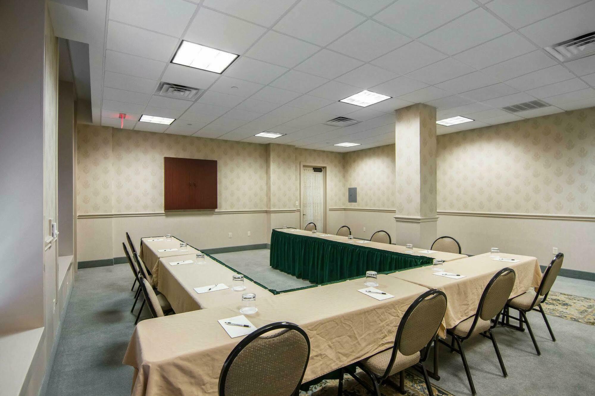 Liberty Hotel, Ascend Hotel Collection Cleburne Luaran gambar